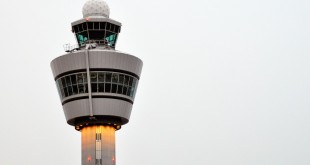 2014-01 De Control Tower - de ogen in de lucht (Schiphol Airport - Amsterdam)