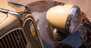 American Cars and Classics met mooie Oldtimers in de binnenstad - Brielle/NL