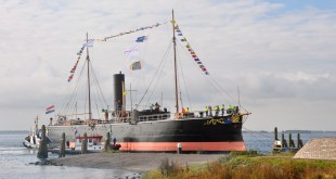 2013-10 Aankomst Museumschip De Buffel - Droogdok Jan Blanken (Hellevoetsluis)