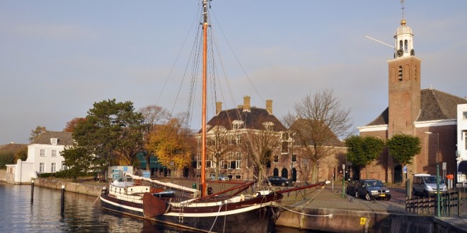 2013-10 Oude haven en Gemeentehuis (Hellevoetsluis)